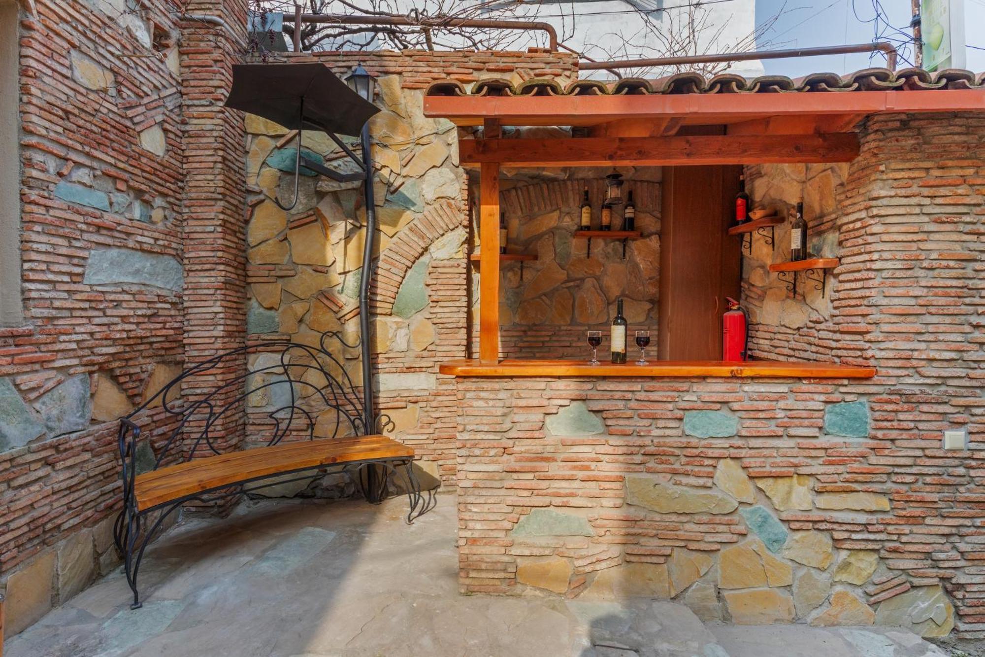 Apartments With Wine Cellar In Old Tbilisi Eksteriør billede