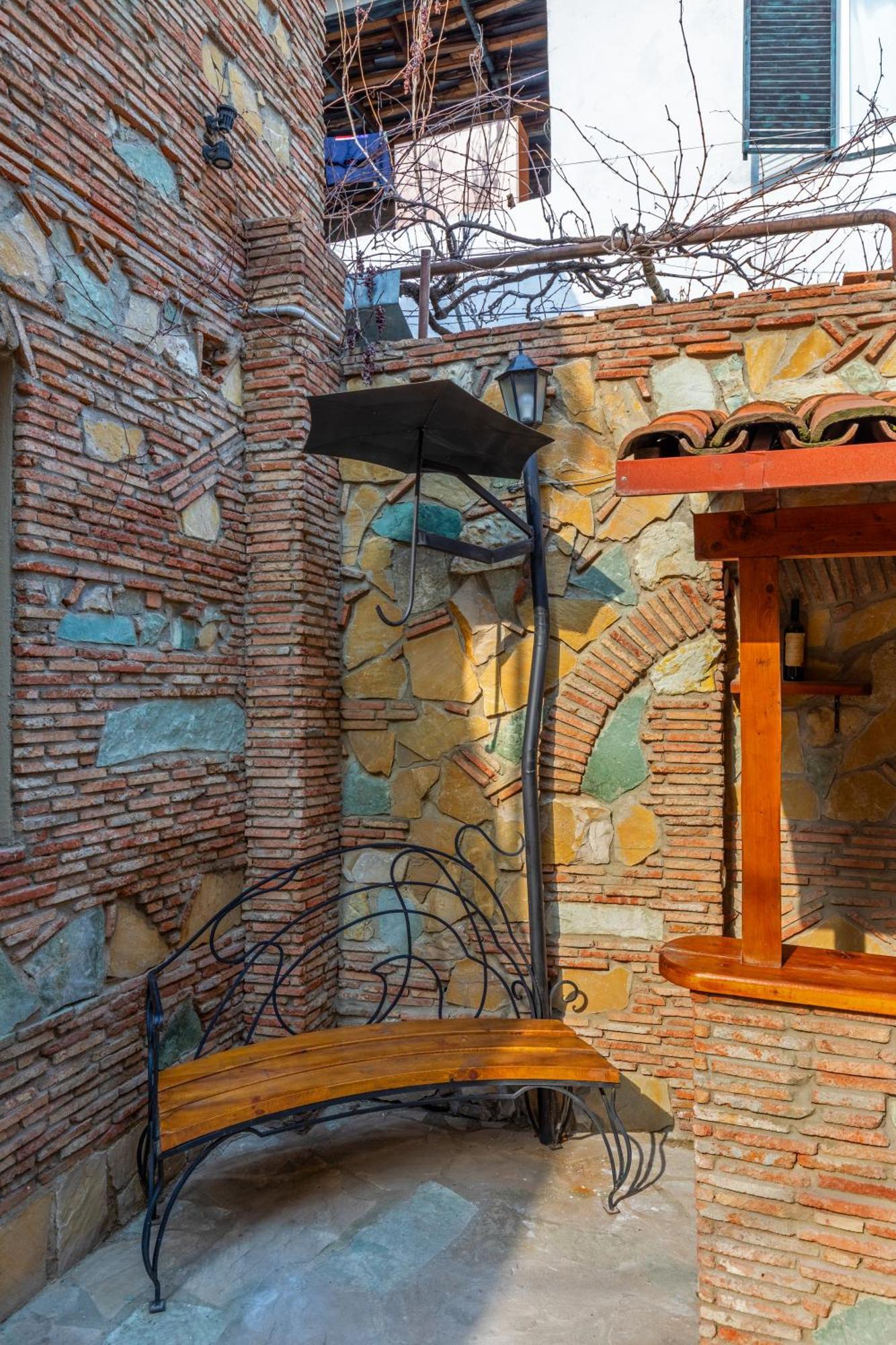 Apartments With Wine Cellar In Old Tbilisi Eksteriør billede